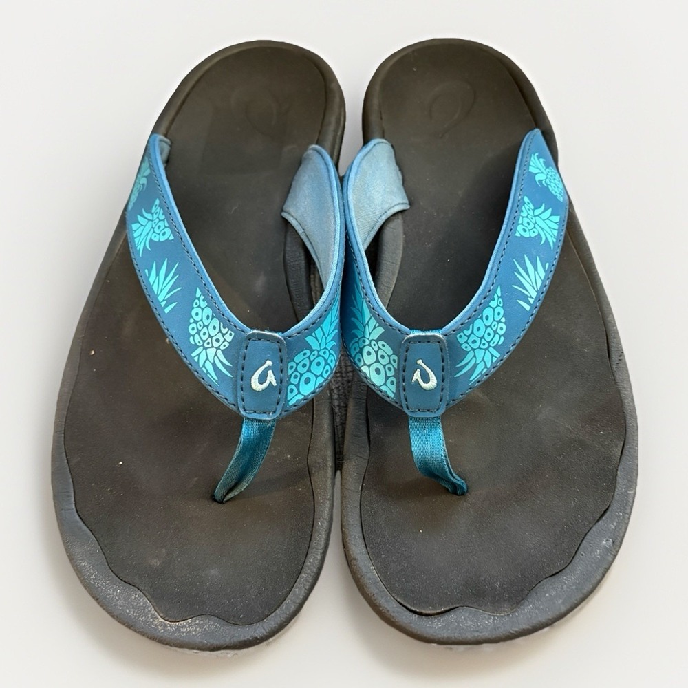 Olukai Ohana Flip Flop women's size 10 Blue Pineapple Sandals